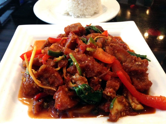 Larb Ubol Pad Ped Moo Krob